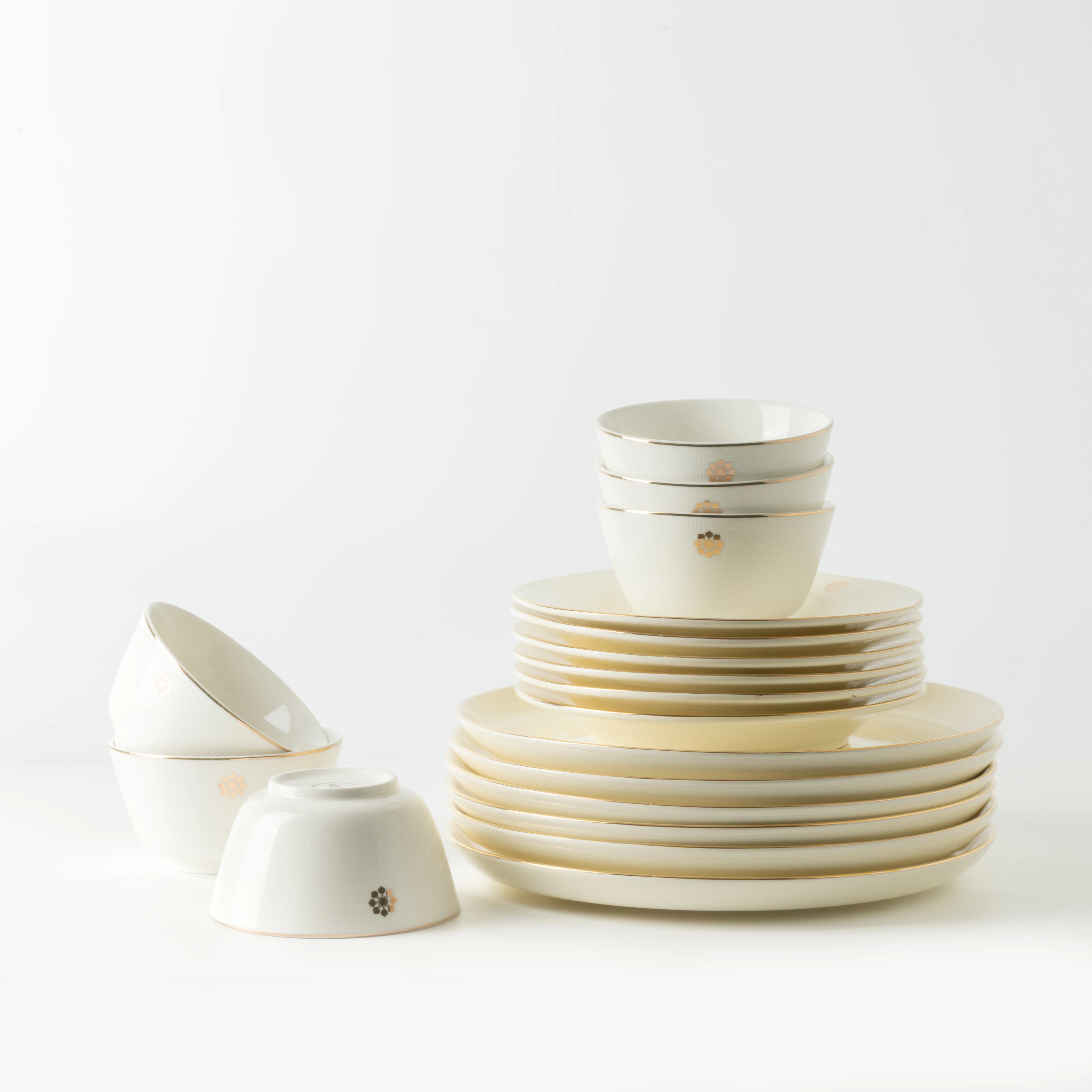 Mirral - Dinner Set (18-Pc) - White & Gold - Image 4